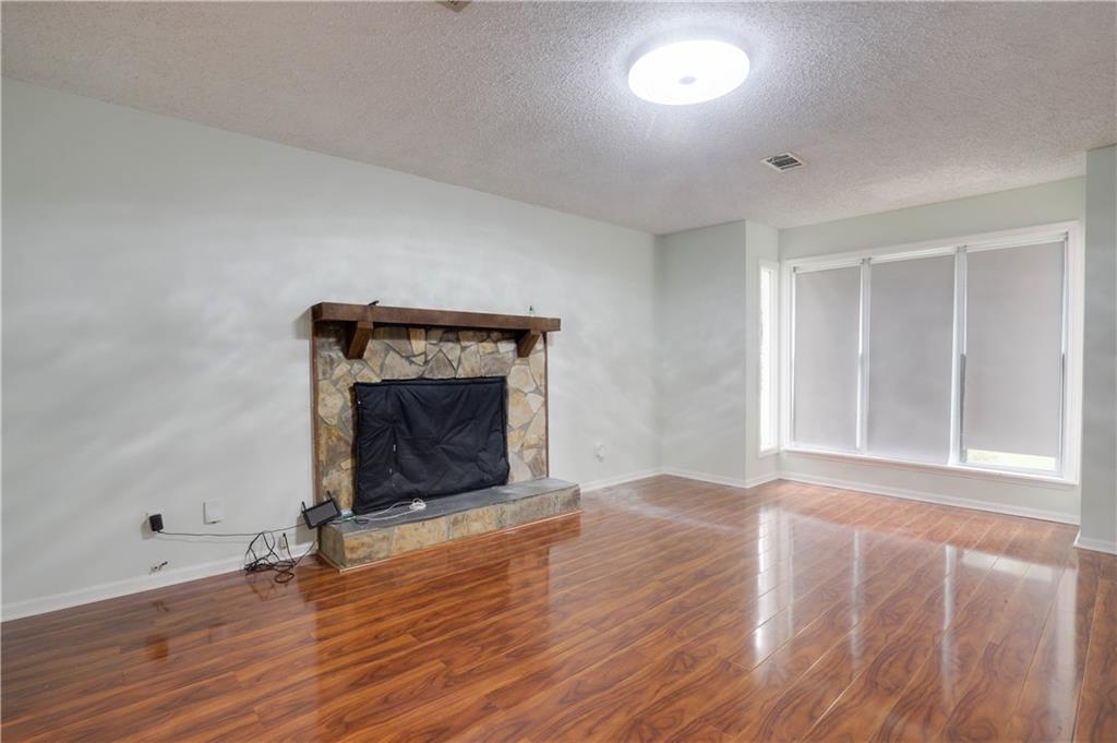 4131 Gravitt Place Property Photo 4