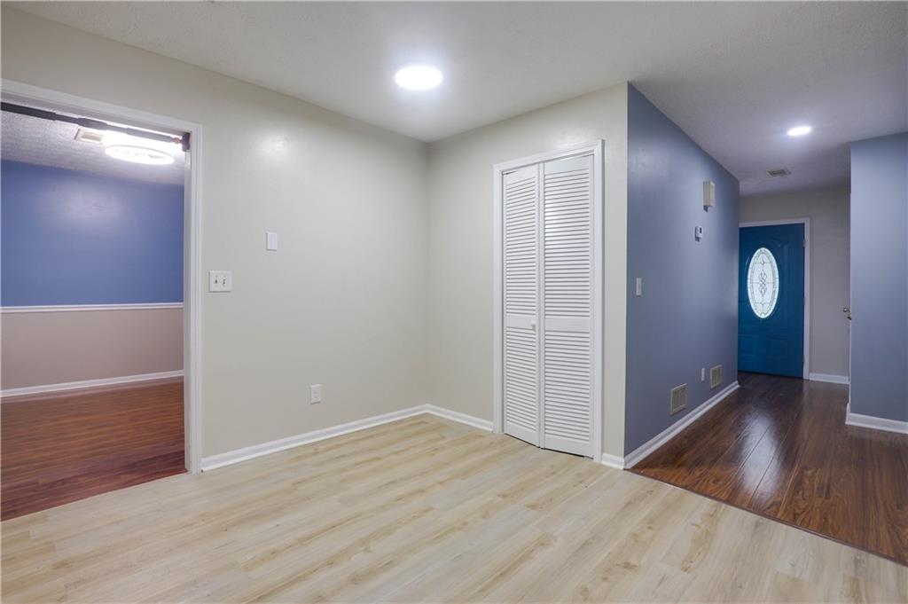 4131 Gravitt Place Property Photo 10