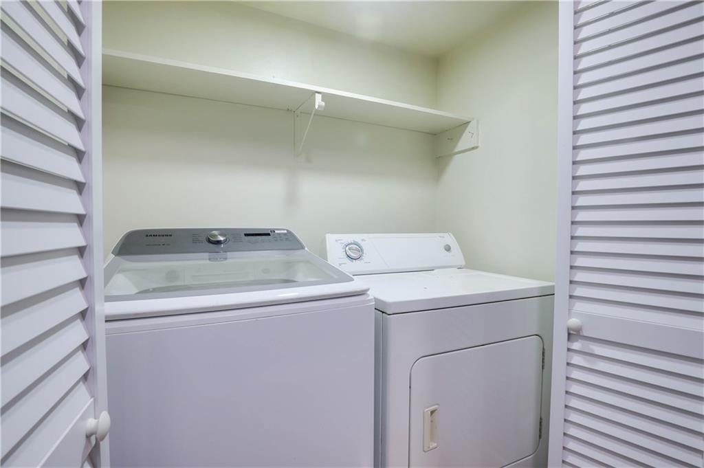4131 Gravitt Place Property Photo 11