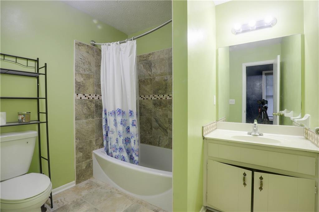 4131 Gravitt Place Property Photo 19