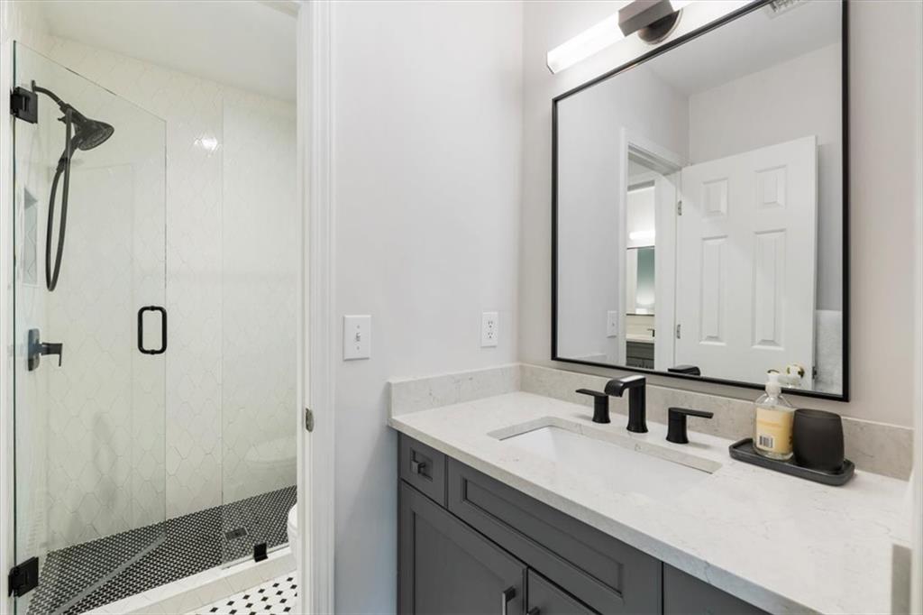 555 Treyburn View Property Photo 40