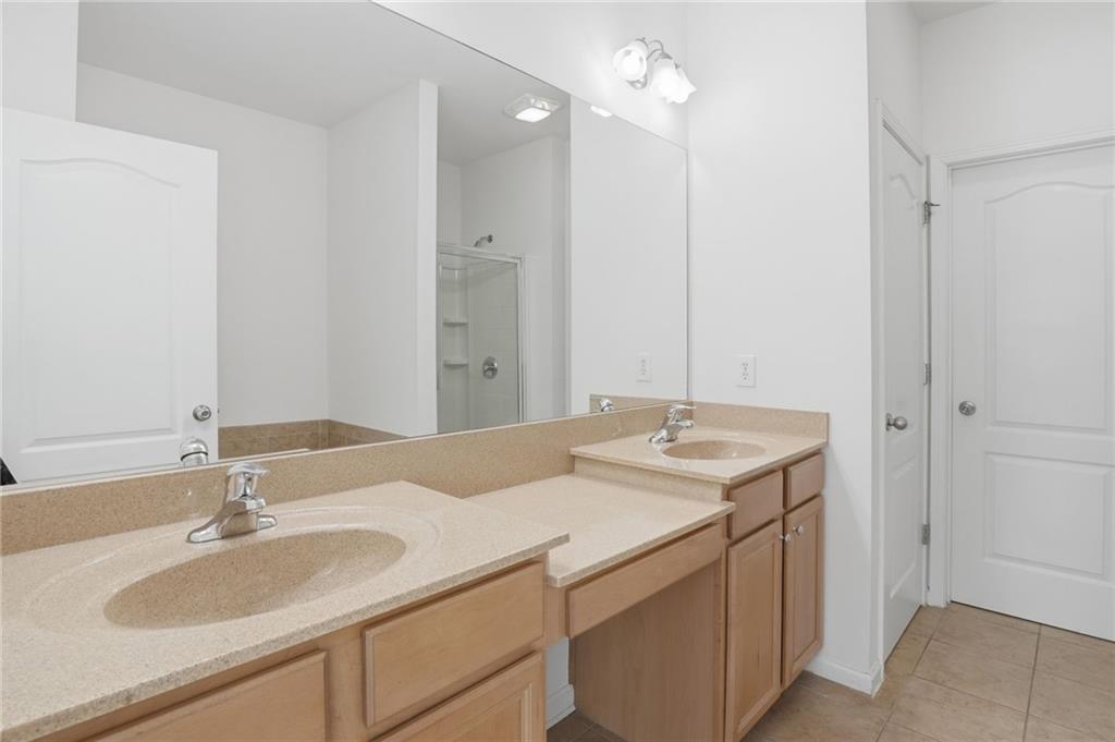 1013 Firethorne Pass Property Photo 13