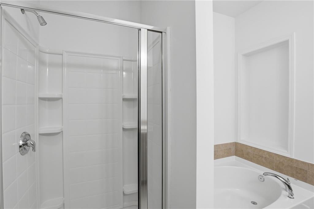 1013 Firethorne Pass Property Photo 14