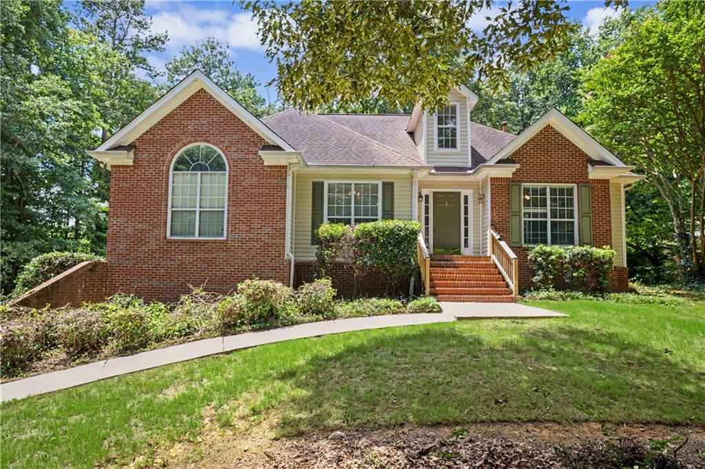 85 Woodstream Drive Property Photo 1