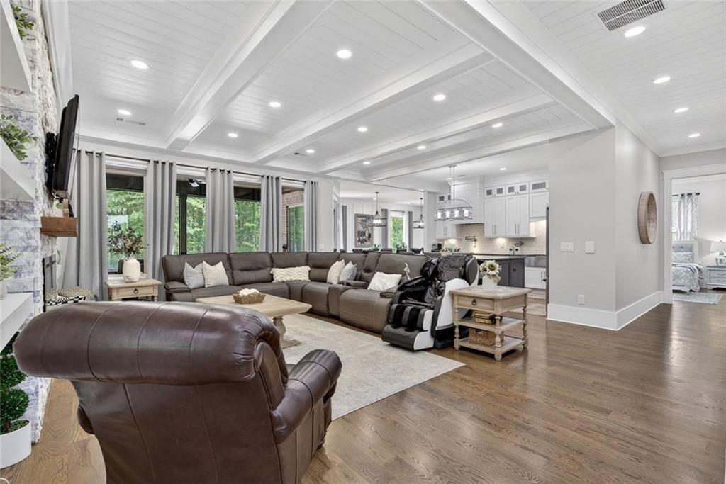 7851161 Property Photo 31