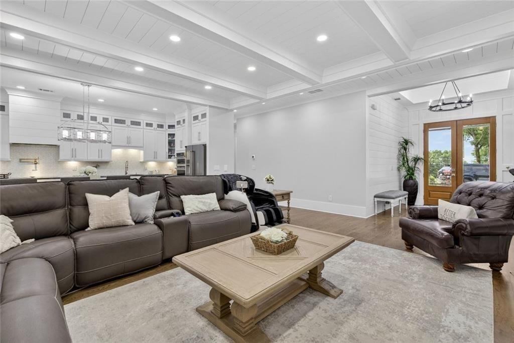 7851161 Property Photo 33