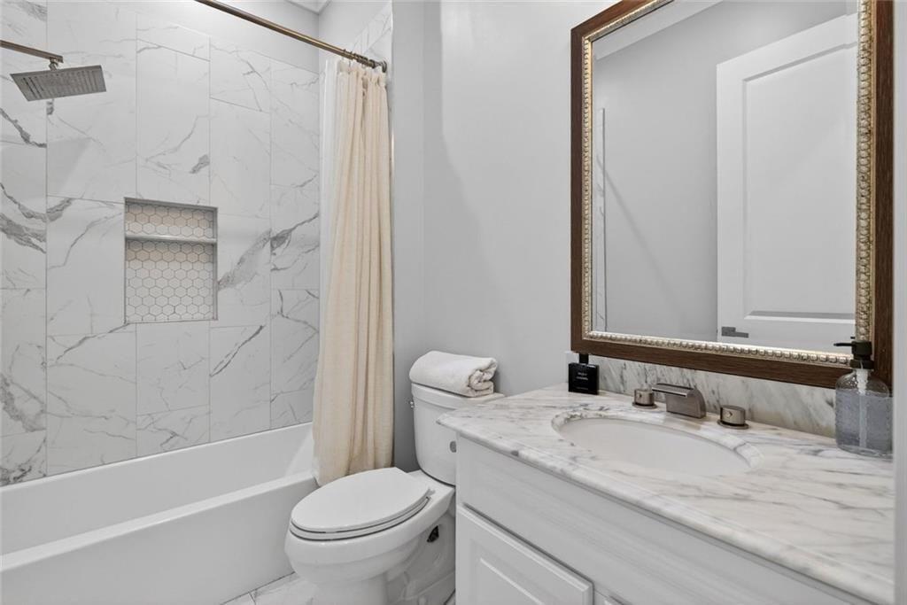 7851161 Property Photo 39