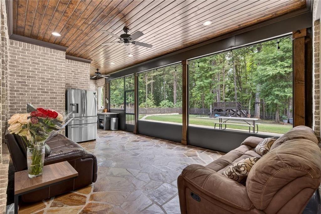 7851161 Property Photo 42