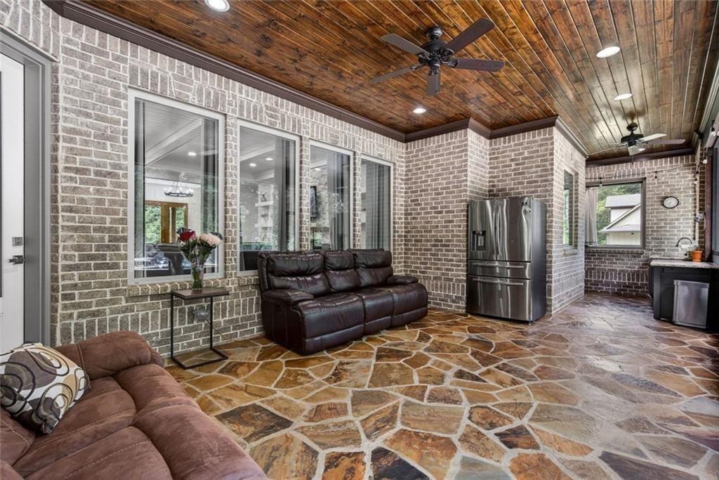 7851161 Property Photo 43