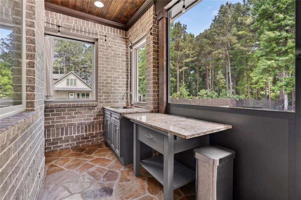 7851161 Property Photo 44