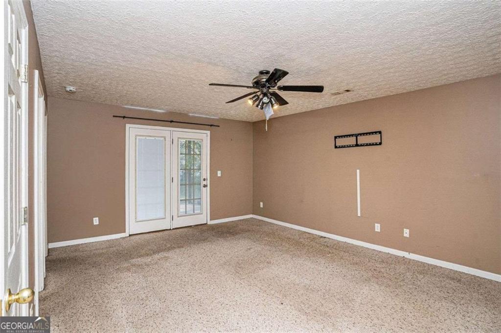 2733 Cedar Tree Lane Property Photo 4