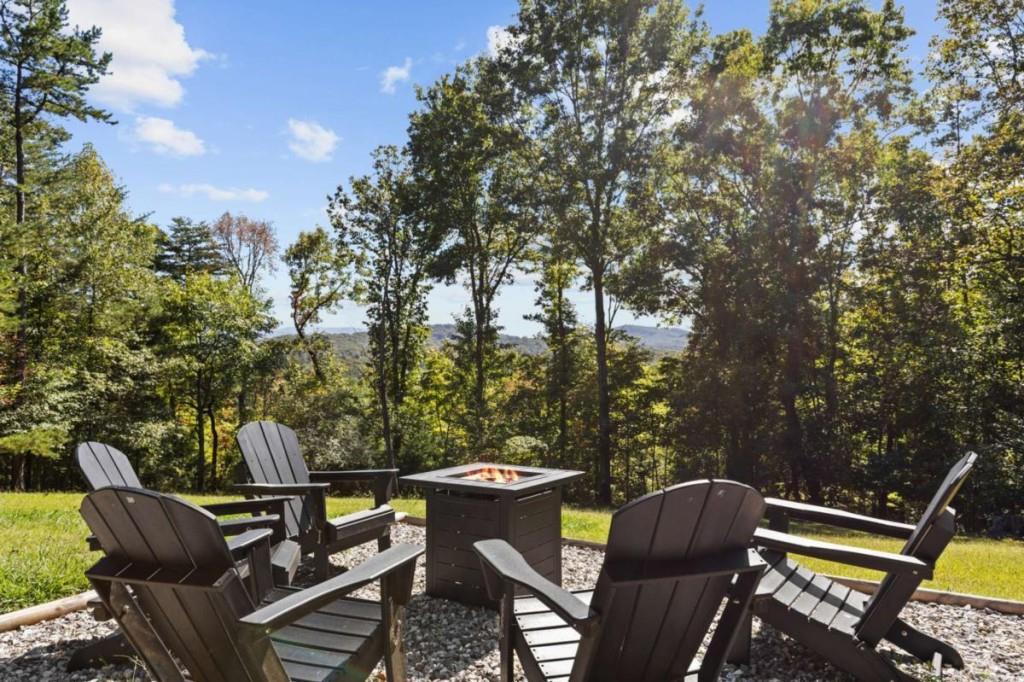 36 Deep Cove Road Property Photo 4