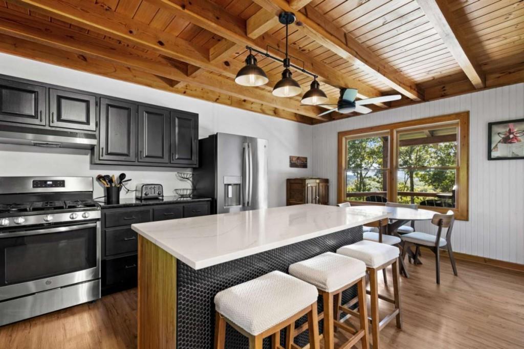 36 Deep Cove Road Property Photo 13