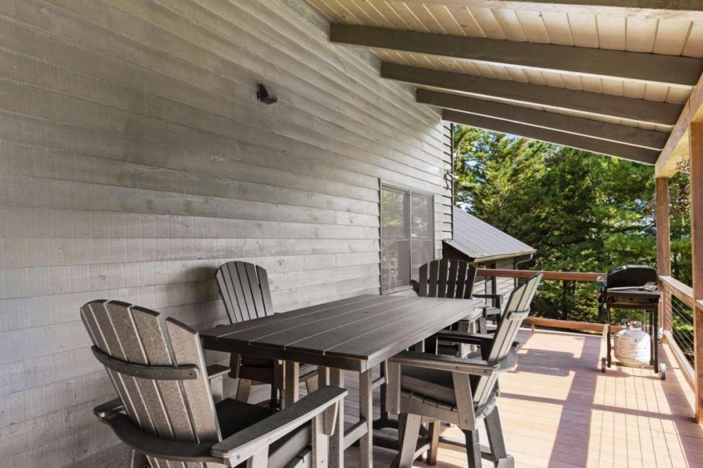 36 Deep Cove Road Property Photo 19