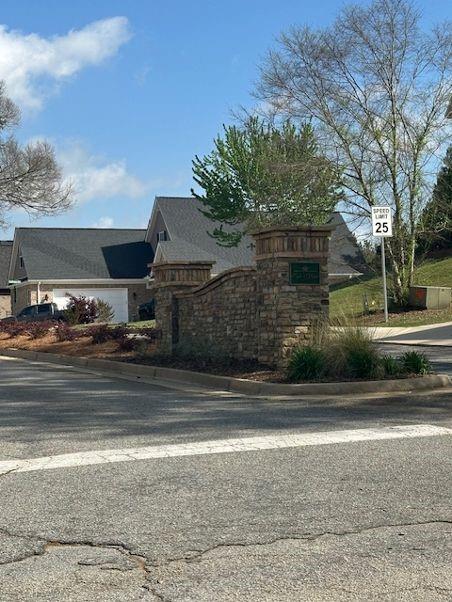 9208 Golfview Circle Property Photo 4
