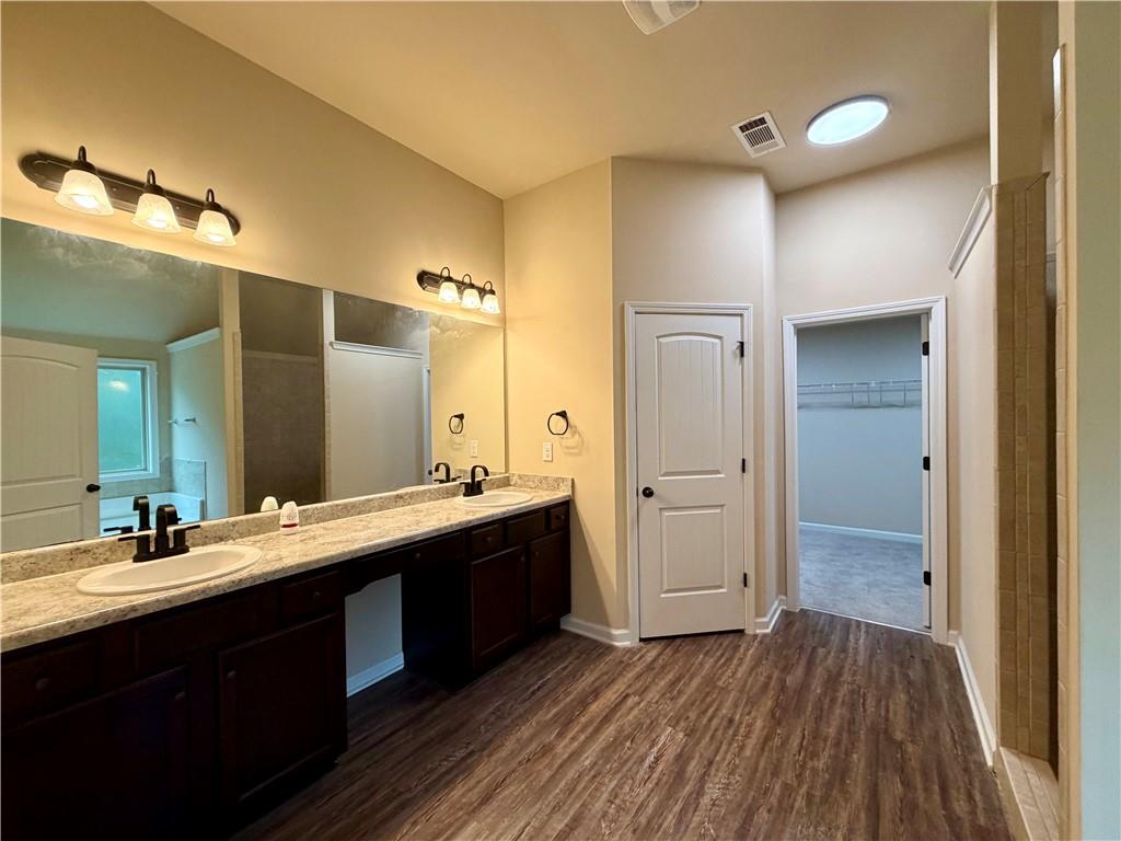 3030 Sarah Lane Property Photo 12