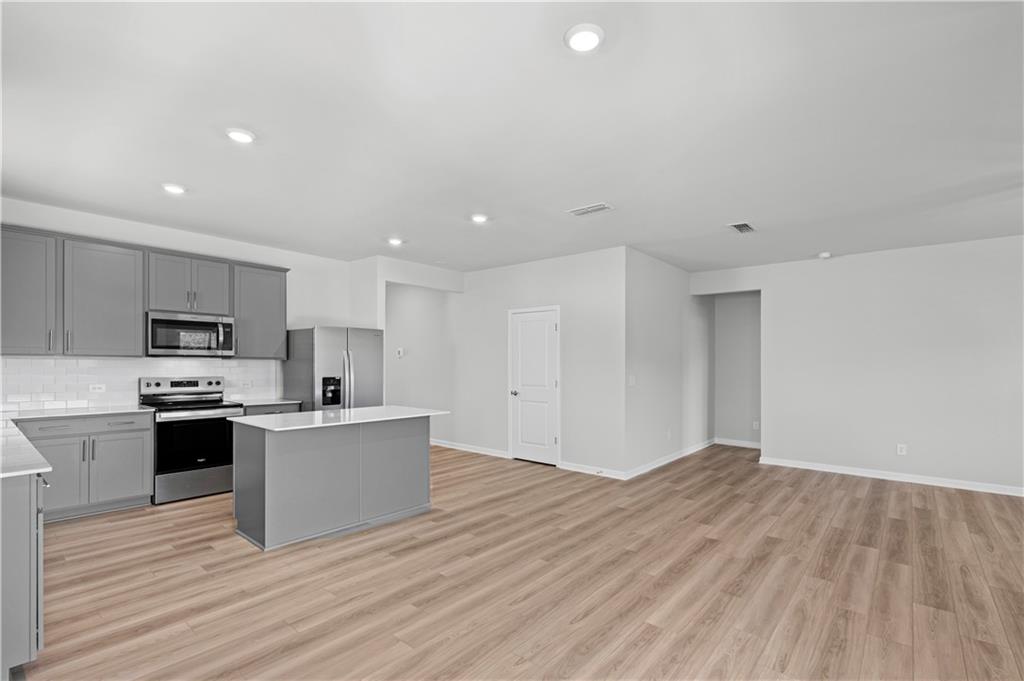 3123 Orwell Drive Property Photo 4