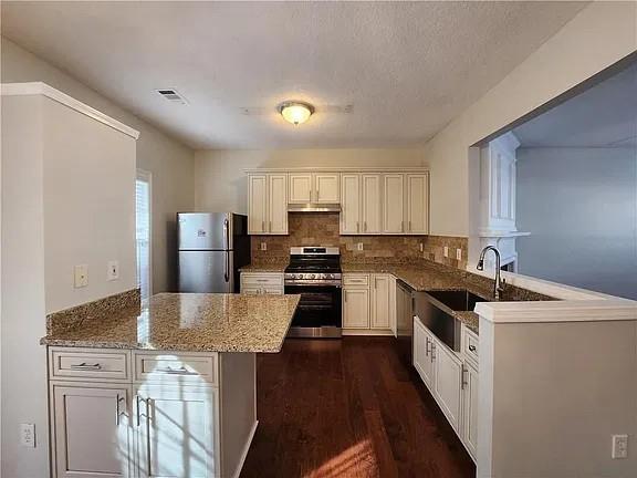 4067 Howell Park Road Property Photo 7