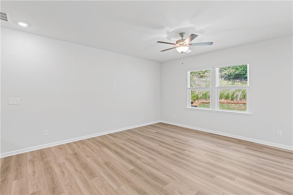 3088 Orwell Drive Property Photo 4