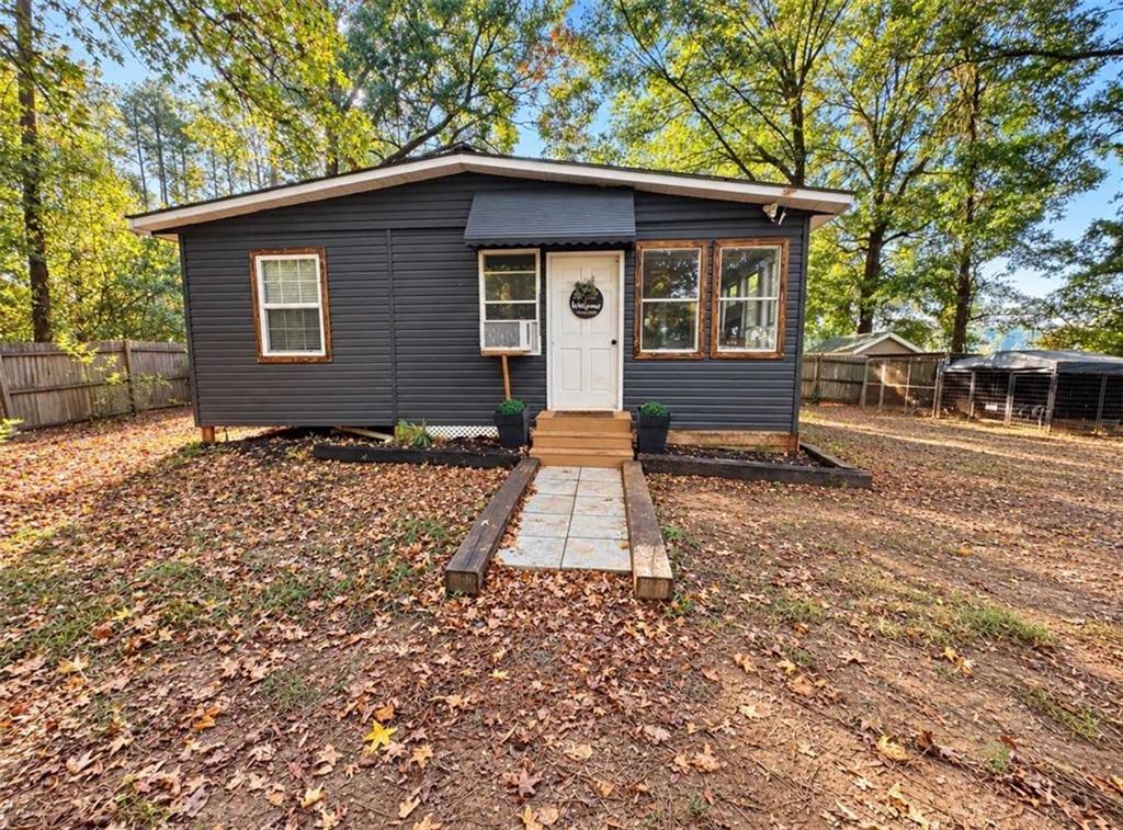 7170 Blacks Bluff Road Property Photo 1