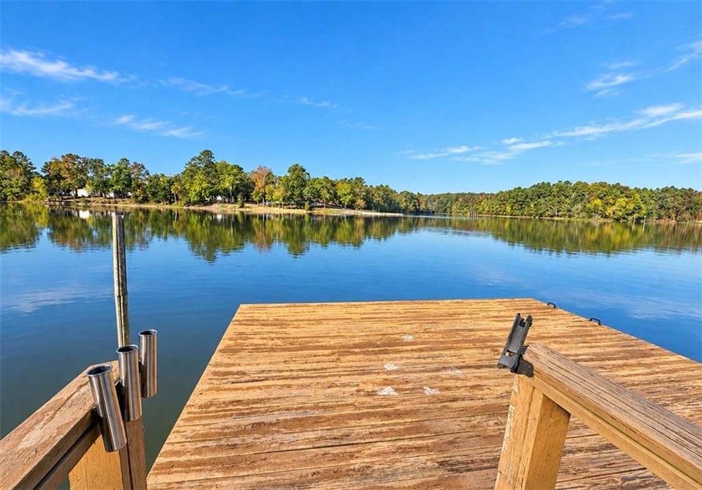 7170 Blacks Bluff Road Property Photo 3