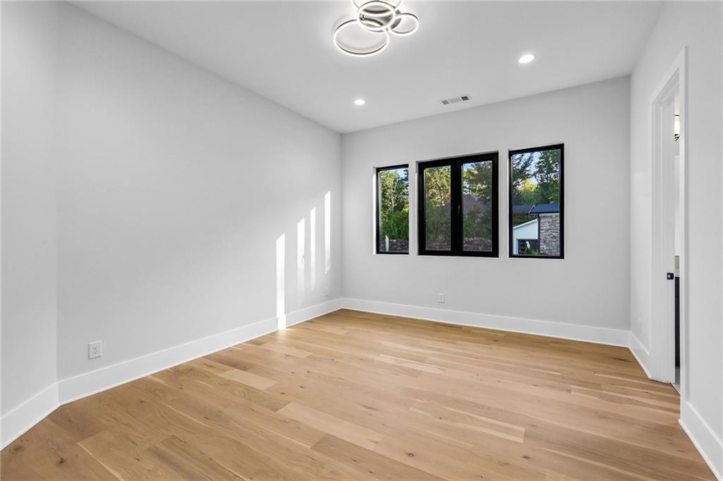 1678 Thomas Dr Property Photo 26