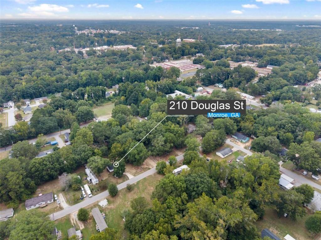 210 Douglas Street Property Photo 2