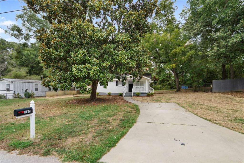 210 Douglas Street Property Photo 3