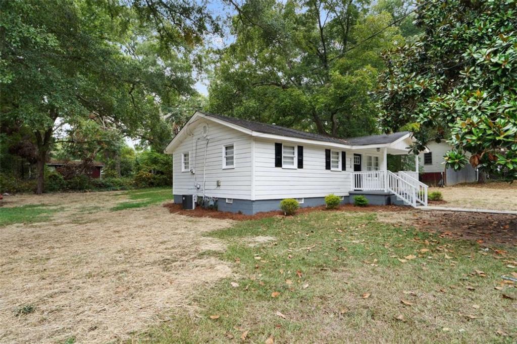 210 Douglas Street Property Photo 4