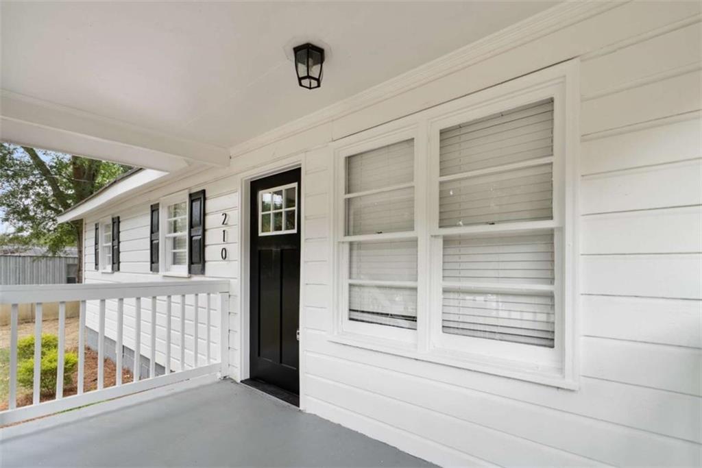 210 Douglas Street Property Photo 6