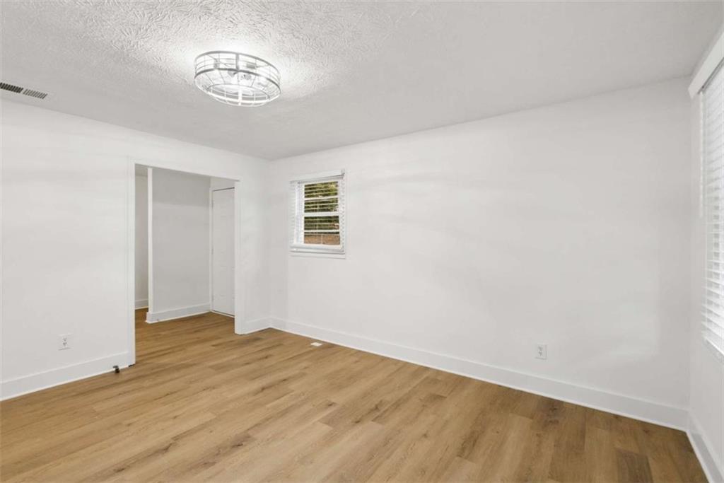 210 Douglas Street Property Photo 8