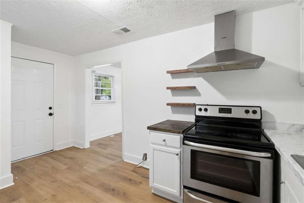 210 Douglas Street Property Photo 11