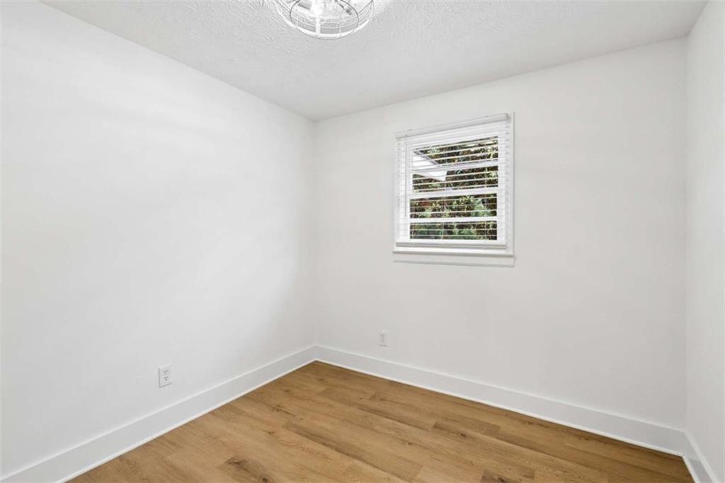 210 Douglas Street Property Photo 14