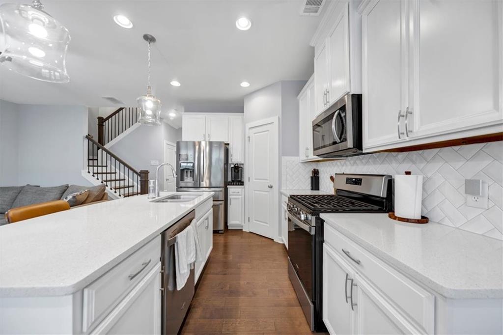 94 Garrison Drive Property Photo 12