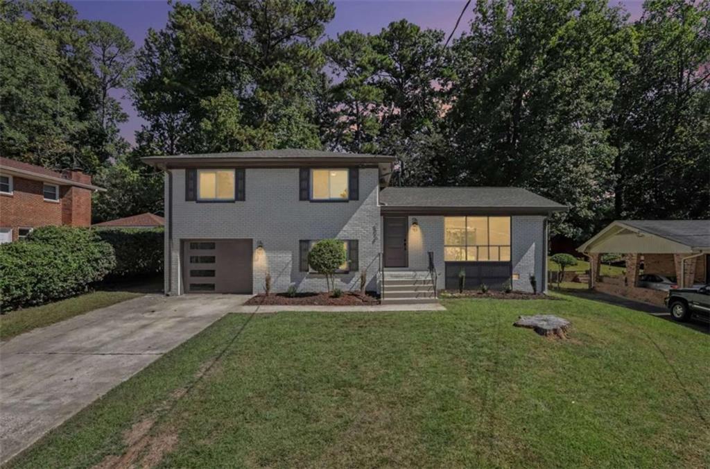 3018 Thrasher Circle Property Photo 1