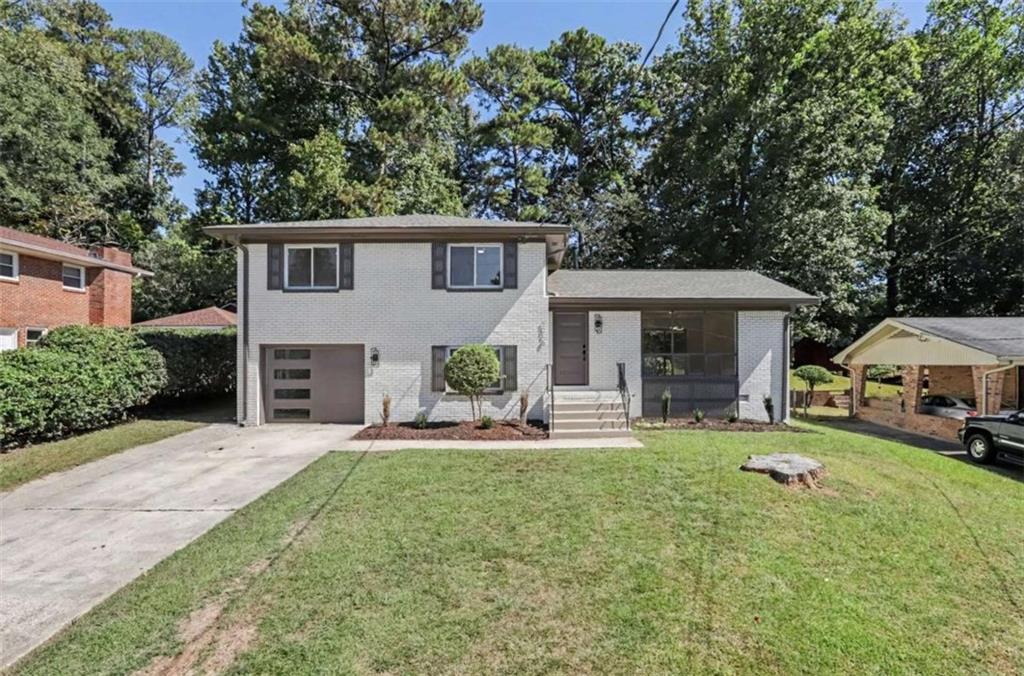 3018 Thrasher Circle Property Photo 2