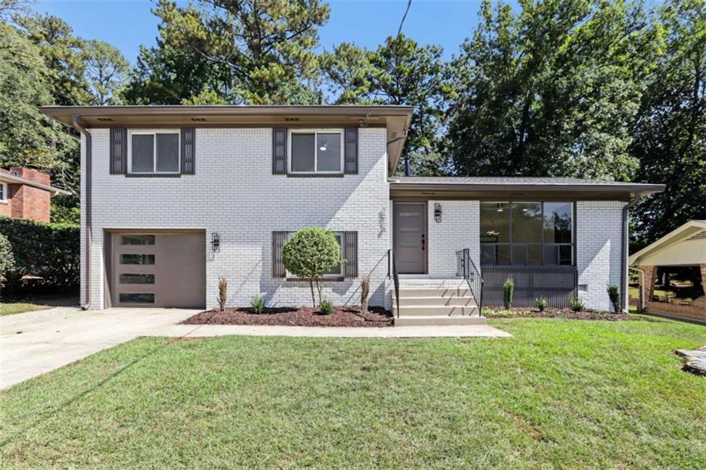 3018 Thrasher Circle Property Photo 3