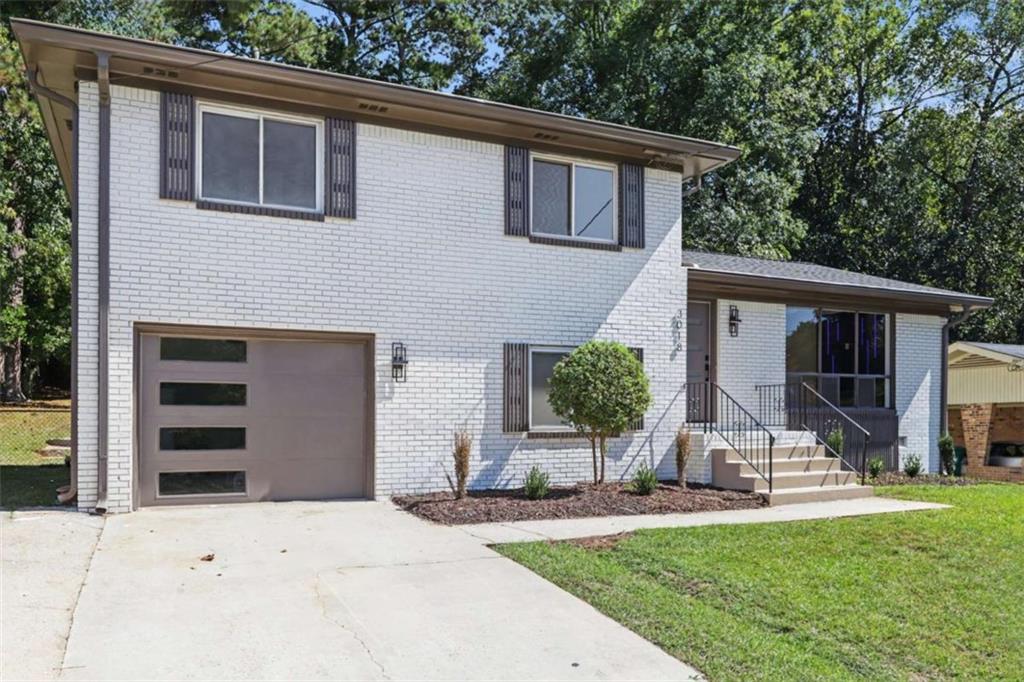 3018 Thrasher Circle Property Photo 4