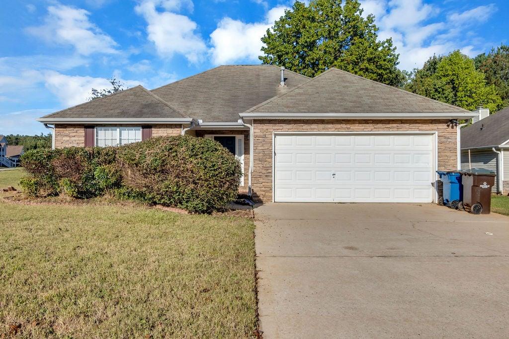 6430 Winston Trace Property Photo 2