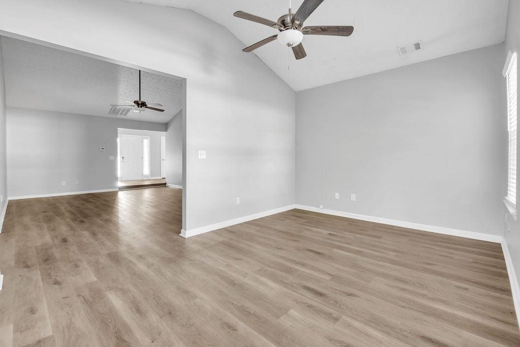6430 Winston Trace Property Photo 10