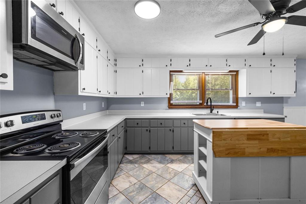 7388 Post Road Property Photo 3