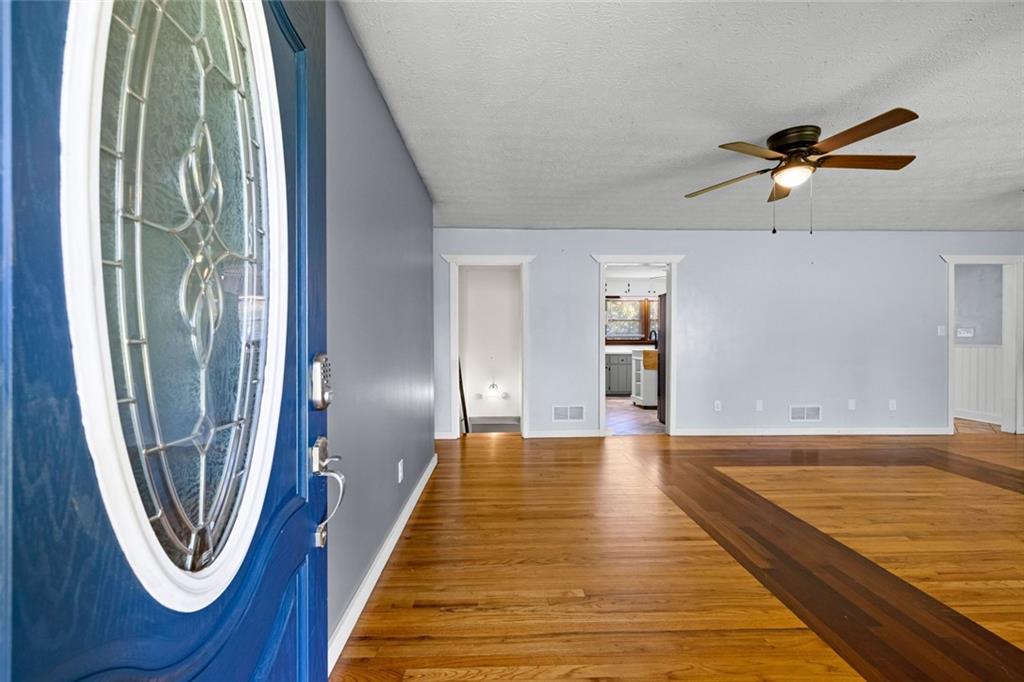7388 Post Road Property Photo 8