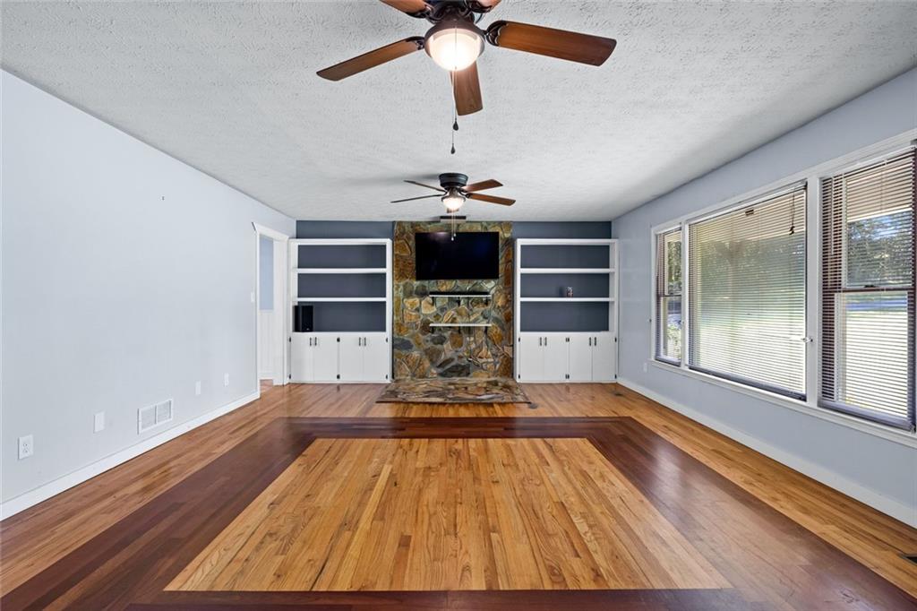 7388 Post Road Property Photo 13