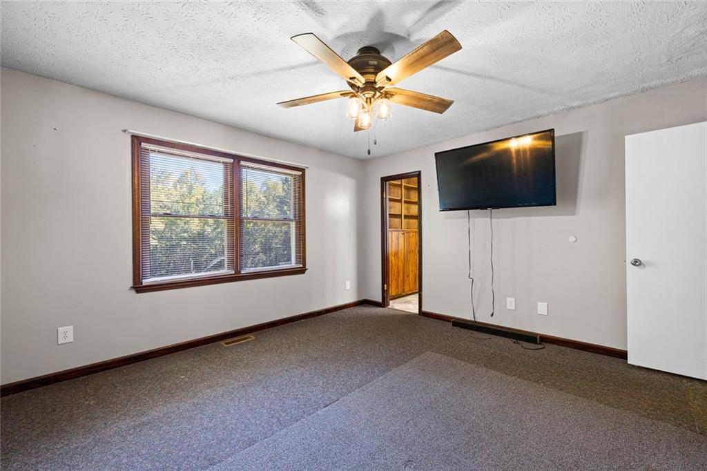 7388 Post Road Property Photo 33