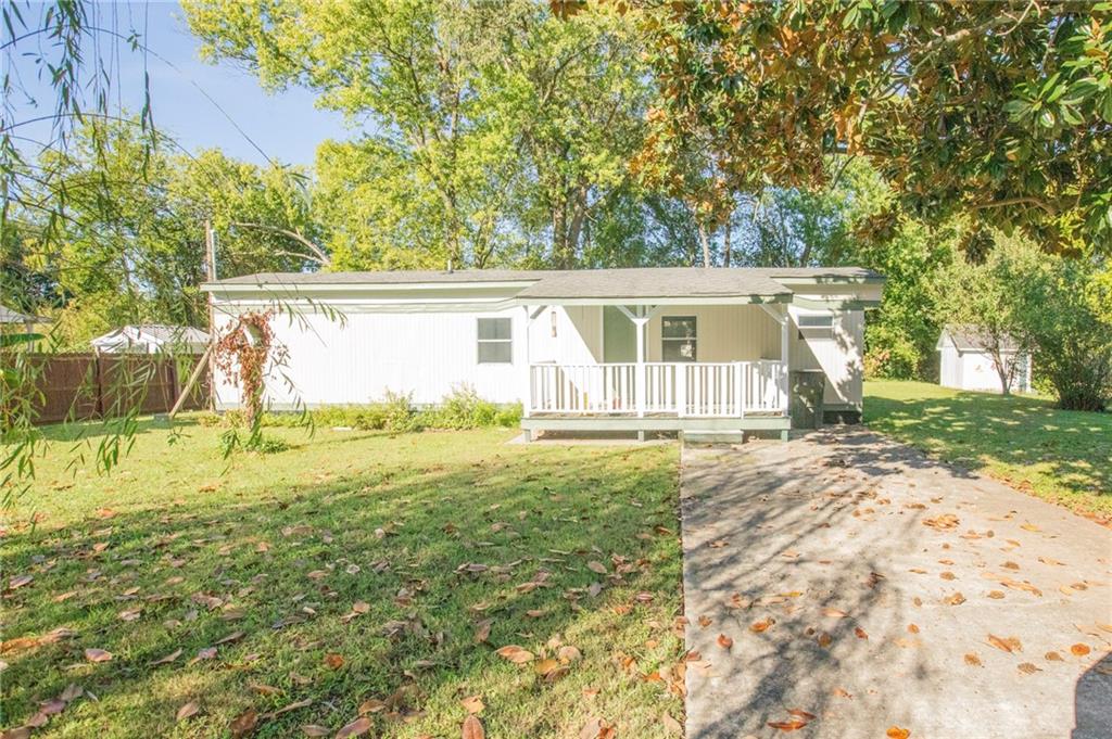 945 Avenue E Property Photo 1