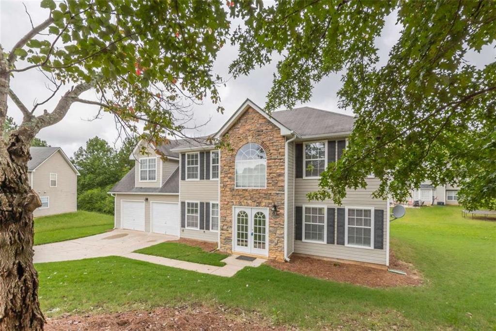 608 Chartwell Court Property Photo 4
