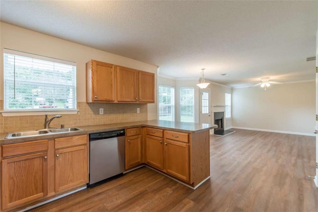 608 Chartwell Court Property Photo 11