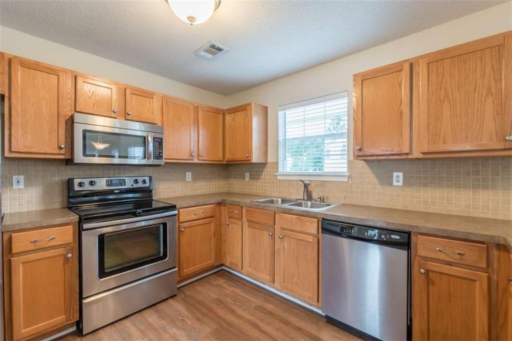 608 Chartwell Court Property Photo 12