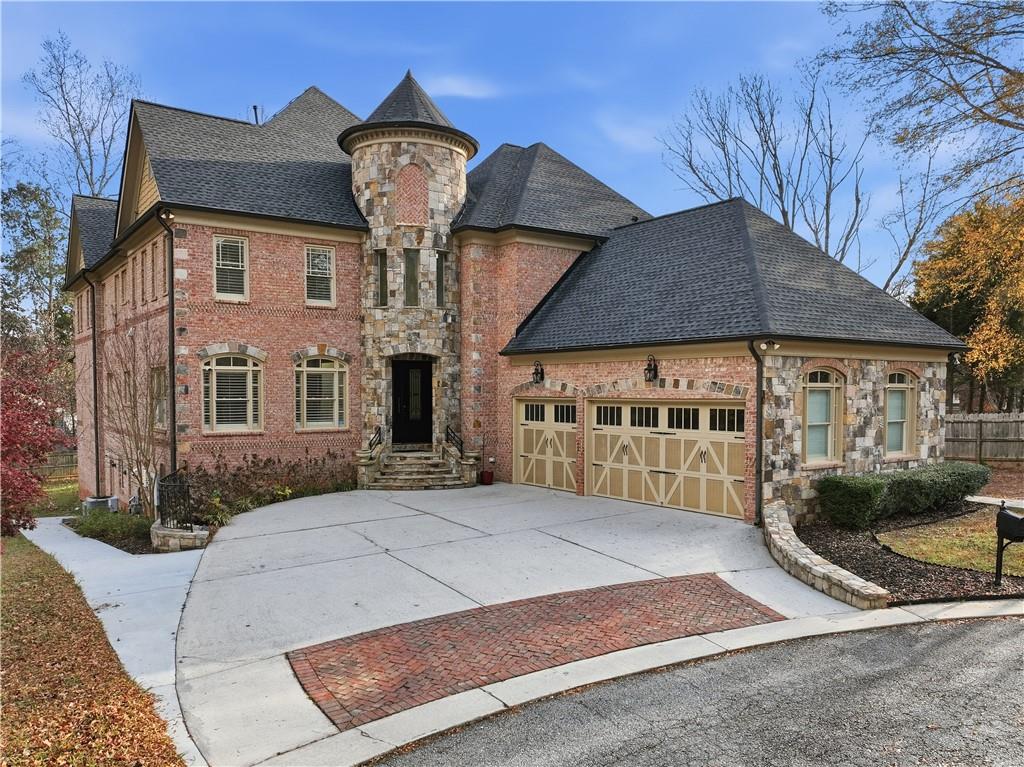 7611 Regency Circle Property Photo 3