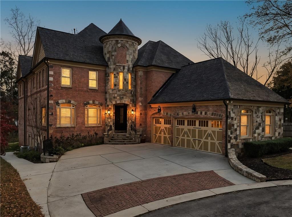 7611 Regency Circle Property Photo 4